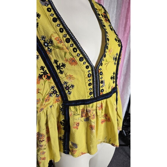 Free People Yellow Black Lace Floral Sequin Textured Bohemian Top Size Medium - Picture 9 of 15